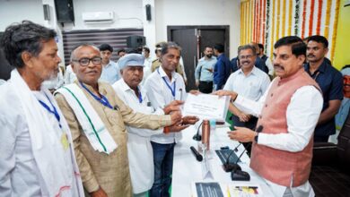 Patwaris assure cooperation on SVAMITVA registration work: MP CM