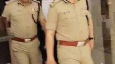 Bengaluru police conduct late night raids on 400-500 pubs, bars across city Bengaluru police conduct late night raids on 400-500 pubs, bars across city