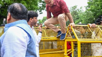 AAP protests against CEC in Chandigarh; Sisodia detained