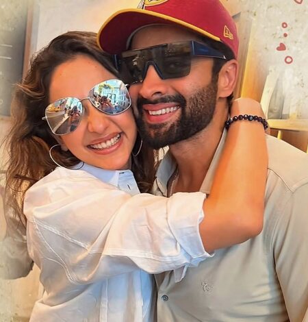 Jackky Bhagnani calls himself lucky to have Rakul Preet Singh in his life, says she is his ‘cheerleading squad of one’ Jackky Bhagnani calls himself lucky to have Rakul Preet Singh in his life, says she is his ‘cheerleading squad of one’