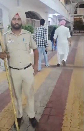 Delhi Police caution against misleading video about ‘sacrilege’ at Gurdwara Bangla Sahib Delhi Police caution against misleading video about ‘sacrilege’ at Gurdwara Bangla Sahib