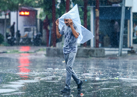 J&K: Forecast for snowfall in higher reaches, rain in plains J&K: Forecast for snowfall in higher reaches, rain in plains