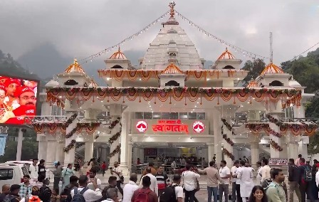 Devotees throng temples across country on first day of Shardiya Navratri Devotees throng temples across country on first day of Shardiya Navratri