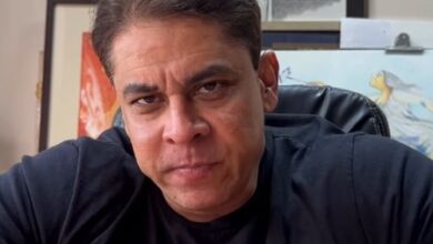 Cyrus Broacha feels Farah Khan’s cook Dilip is ‘a fraud’: His heart is not in it Cyrus Broacha feels Farah Khan’s cook Dilip is ‘a fraud’: His heart is not in it