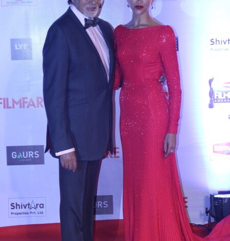 When Amitabh Bachchan revealed that Deepika Padukone eats every 3 minutes When Amitabh Bachchan revealed that Deepika Padukone eats every 3 minutes