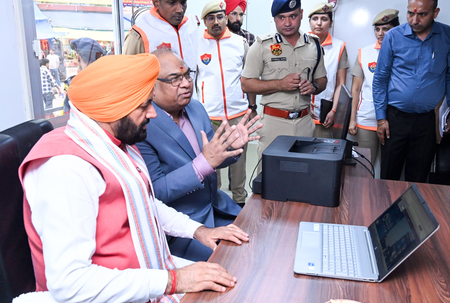 Haryana Police set up state’s first tourist police post at Mata Mansa Devi Temple Haryana Police set up state’s first tourist police post at Mata Mansa Devi Temple