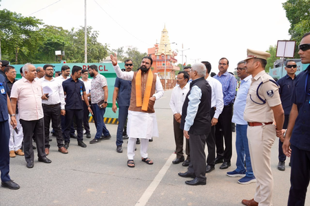 Bihar CM inspects construction work of Patna Metro at Nehru Path; two foot-overbridges to be built Bihar CM inspects construction work of Patna Metro at Nehru Path; two foot-overbridges to be built