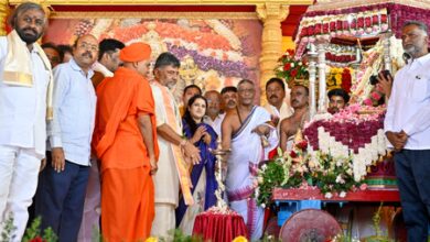 Karnataka seer Abhinava Gavisiddeshwara Swamiji inaugurates historic Mysuru Dasara 2026 Karnataka seer Abhinava Gavisiddeshwara Swamiji inaugurates historic Mysuru Dasara 2026
