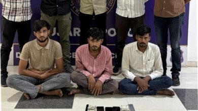 Cash stuck in ATMs, thieves strike after customers leave; three held in Gujarat Cash stuck in ATMs, thieves strike after customers leave; three held in Gujarat