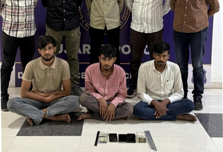 Cash stuck in ATMs, thieves strike after customers leave; three held in Gujarat Cash stuck in ATMs, thieves strike after customers leave; three held in Gujarat