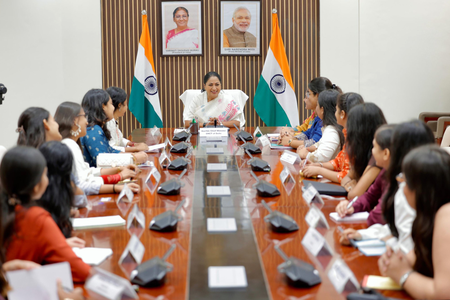 Delhi CM Rekha Gupta discusses safety, education with college girls Delhi CM Rekha Gupta discusses safety, education with college girls