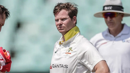 Smith to undergo concussion assessment after helmet blow in Durban Test Smith to undergo concussion assessment after helmet blow in Durban Test