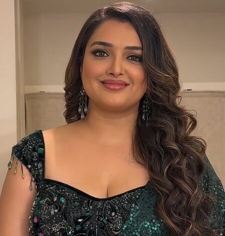 Aamrapali Dubey reveals Nirahua aka Dinesh Lal Yadav had girlfriends despite being married, never left his wife