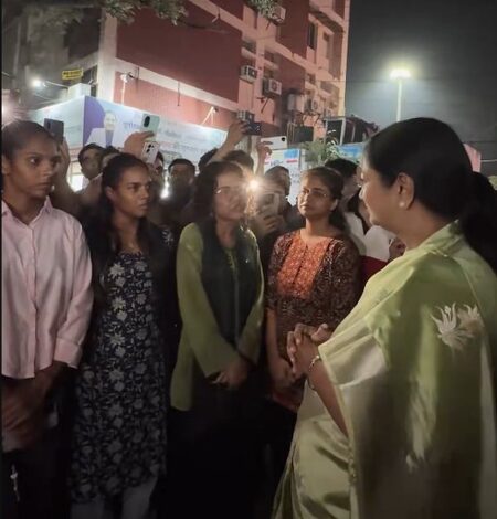 Delhi CM surprise inspection in Mukherjee Nagar; promises better facilities for students Delhi CM surprise inspection in Mukherjee Nagar; promises better facilities for students