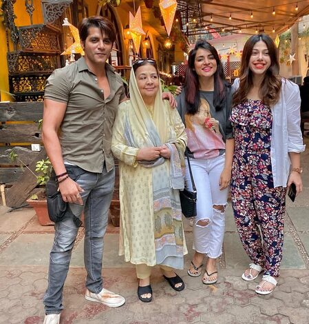 Simple Kaul shares fun moments with ‘Shararat’ team Karanvir Bohra, Farida Jalal, Shruti Seth, Adittie Malik