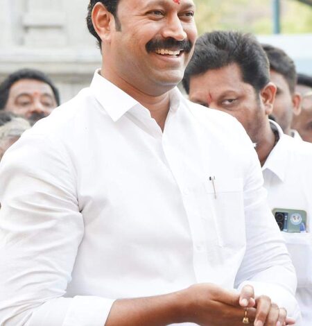 Kadapa MP Avinash Reddy appears before ED in Viveka murder case Kadapa MP Avinash Reddy appears before ED in Viveka murder case