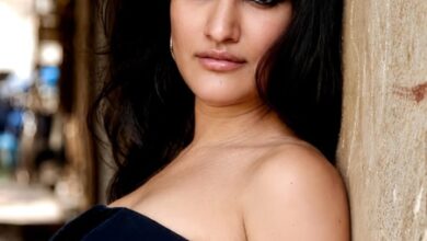 Sona Mohapatra faces an ‘avalanche of political abuse’ after questioning Rahul Gandhi on Himachal