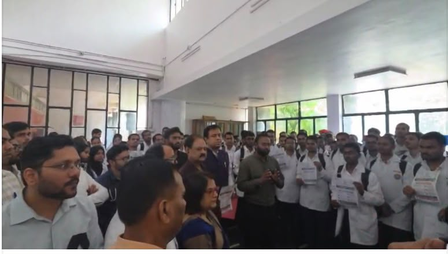 Jharkhand doctors stage demonstrations over Medical Protection Act, service conditions