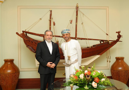 Foreign Ministers of Iran and Oman discuss regional developments, ways to achieve regional peace