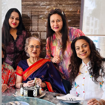 Poonam Dhillon catches up with Asha Parekh, Juhi Chawla, calls them ‘intelligent, good-hearted ladies’