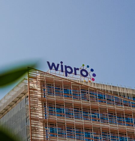 Wipro Q2 net profit falls to Rs 3,200 crore; revenue rises 9 pc Wipro Q2 net profit falls to Rs 3,200 crore; revenue rises 9 pc