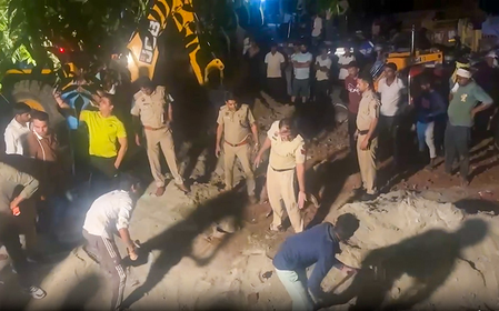 Jodhpur: Rescue operation underway to save 9-year-old boy trapped in 1,050-foot borewell Jodhpur: Rescue operation underway to save 9-year-old boy trapped in 1,050-foot borewell