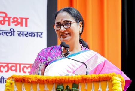 Delhi CM tells officials to ensure clean, well-lit city during festivals Delhi CM tells officials to ensure clean, well-lit city during festivals
