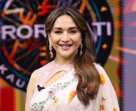 Madhuri Dixit picks her favourite between Sridevi and Juhi Chawla Madhuri Dixit picks her favourite between Sridevi and Juhi Chawla