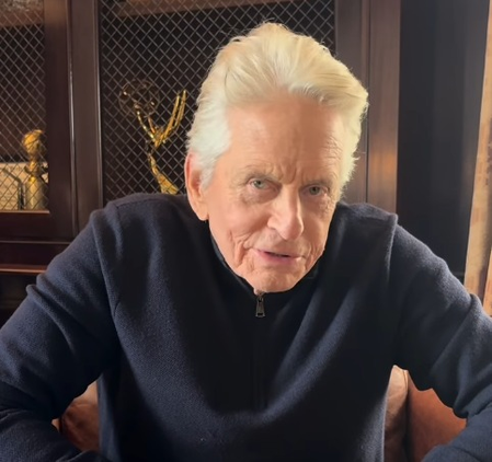 Michael Douglas recollects when Danny DeVito swallowed narcotic substance to escape the cops Michael Douglas recollects when Danny DeVito swallowed narcotic substance to escape the cops