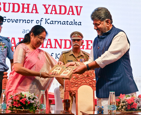 CM Shivakumar welcomes Sudha Yadav, the second woman Governor of Karnataka