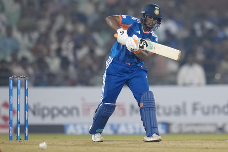 1st T20I: Deepti, Niki rescue India from 19/4, beat Zimbabwe by four wickets 1st T20I: Deepti, Niki rescue India from 19/4, beat Zimbabwe by four wickets