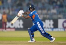 1st T20I: Deepti, Niki knocks rescue India from 19/4, beat Zimbabwe by four wickets (ld) 1st T20I: Deepti, Niki knocks rescue India from 19/4, beat Zimbabwe by four wickets (ld)