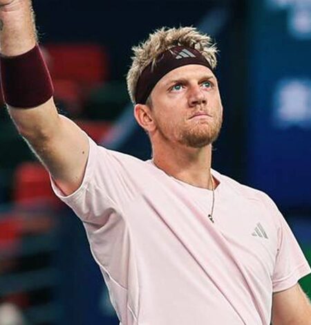 Shanghai Masters: Davidovich Fokina stuns top seed Alexander Zverev in semifinals