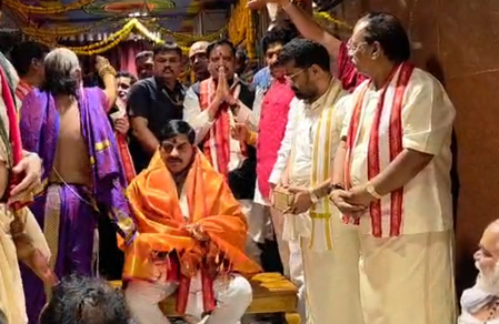 MP CM attends Vijayawada Utsav, offers prayers at Kanaka Durga temple MP CM attends Vijayawada Utsav, offers prayers at Kanaka Durga temple
