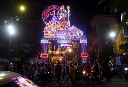 Several major Durga Puja organisers in Kolkata temporarily shut pandals for public viewing
