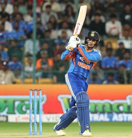 Abhishek was a bit below par by his standards: Aakash Chopra Abhishek was a bit below par by his standards: Aakash Chopra
