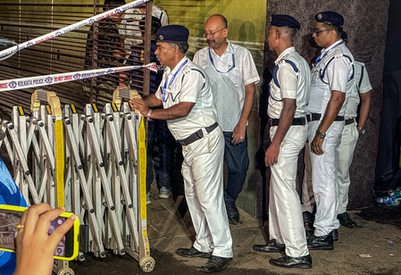 Eyewitnesses recount horror, say crowd mismanagement, sudden rain led to Kolkata stampede Eyewitnesses recount horror, say crowd mismanagement, sudden rain led to Kolkata stampede
