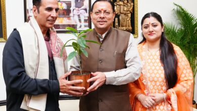 Akshay Kumar meets CM Dhami, discusses promoting film production in U’khand Akshay Kumar meets CM Dhami, discusses promoting film production in U’khand