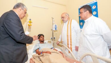 Kolkata stampede: Amit Shah visits hospital, meets injured devotees Kolkata stampede: Amit Shah visits hospital, meets injured devotees