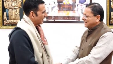 Akshay Kumar meets Uttarakhand CM Pushkar Singh Dhami, talk about film Policy in the state Akshay Kumar meets Uttarakhand CM Pushkar Singh Dhami, talk about film Policy in the state