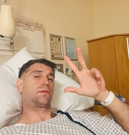 Chelsea goalie Martinez says he ‘will be back in few weeks’ after successful surgery for broken jaw Chelsea goalie Martinez says he ‘will be back in few weeks’ after successful surgery for broken jaw