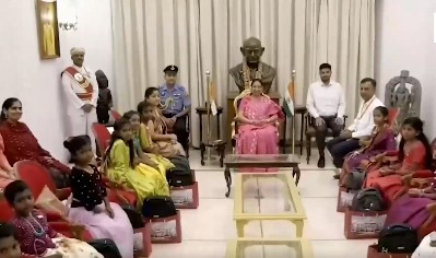 Karnataka Guv Sudha Yadav celebrates Navaratri with underprivileged girls, performs Kanya Pujan at Lok Bhavan Karnataka Guv Sudha Yadav celebrates Navaratri with underprivileged girls, performs Kanya Pujan at Lok Bhavan