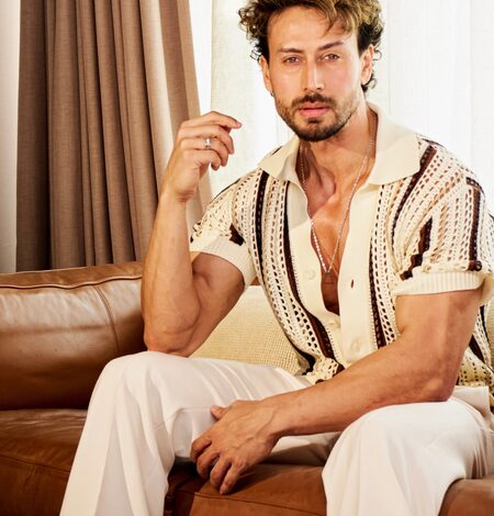 Tiger Shroff attacked with gunshots, escapes unharmed, driver injured Tiger Shroff attacked with gunshots, escapes unharmed, driver injured