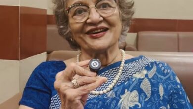 Asha Parekh speaks fluent Marathi, lauds Amruta Subhash for play ‘Asen Mi… Nasen Mi…’ Asha Parekh speaks fluent Marathi, lauds Amruta Subhash for play ‘Asen Mi… Nasen Mi…’