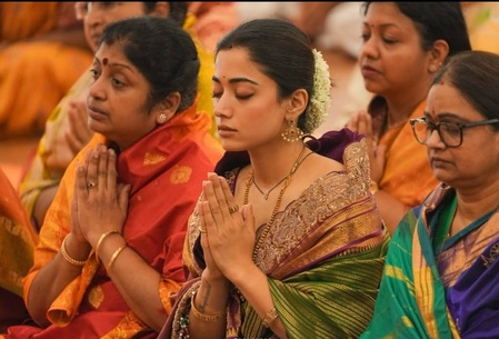 Rashmika Mandanna gets closer to Vijay Deverakonda’s roots during Puttaparthi visit Rashmika Mandanna gets closer to Vijay Deverakonda’s roots during Puttaparthi visit