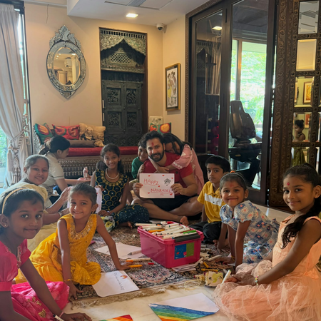 Varun Dhawan performs ‘Kanya Pujan’ on Durga Ashtami during Navratri with Kanjak girls Varun Dhawan performs ‘Kanya Pujan’ on Durga Ashtami during Navratri with Kanjak girls
