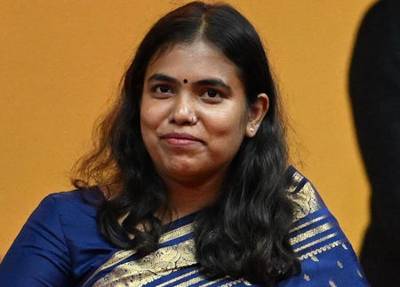 TN Minister Keerthana condemns DMK woman functionary’s abusive remarks against CM Vijay TN Minister Keerthana condemns DMK woman functionary’s abusive remarks against CM Vijay