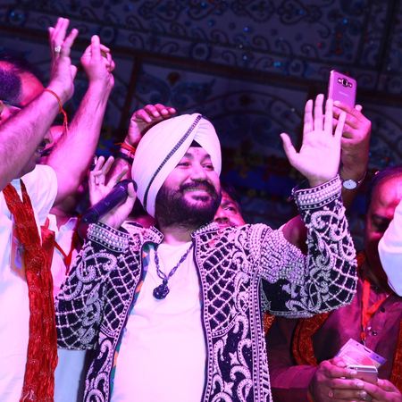 Daler Mehndi confronted by Uttarakhand Minister Subodh Uniyal: Bol toh jaa nahi raha Daler Mehndi confronted by Uttarakhand Minister Subodh Uniyal: Bol toh jaa nahi raha