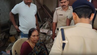 Tejashwi Yadav speaks to family of retired Customs officer killed in Bihar’s Bhojpur Tejashwi Yadav speaks to family of retired Customs officer killed in Bihar’s Bhojpur