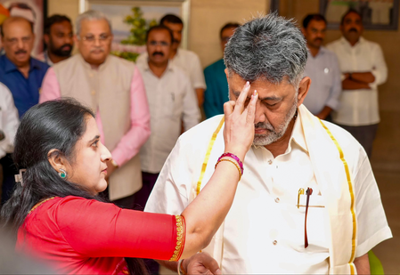 Historic Jamboo Savari today as Karnataka CM Shivakumar arrives in Mysuru with family